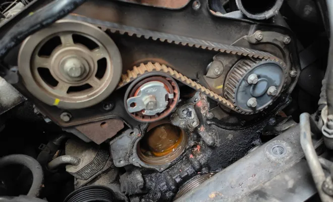 Ancienne courroie de distribution avec fuite de la pompe a eau